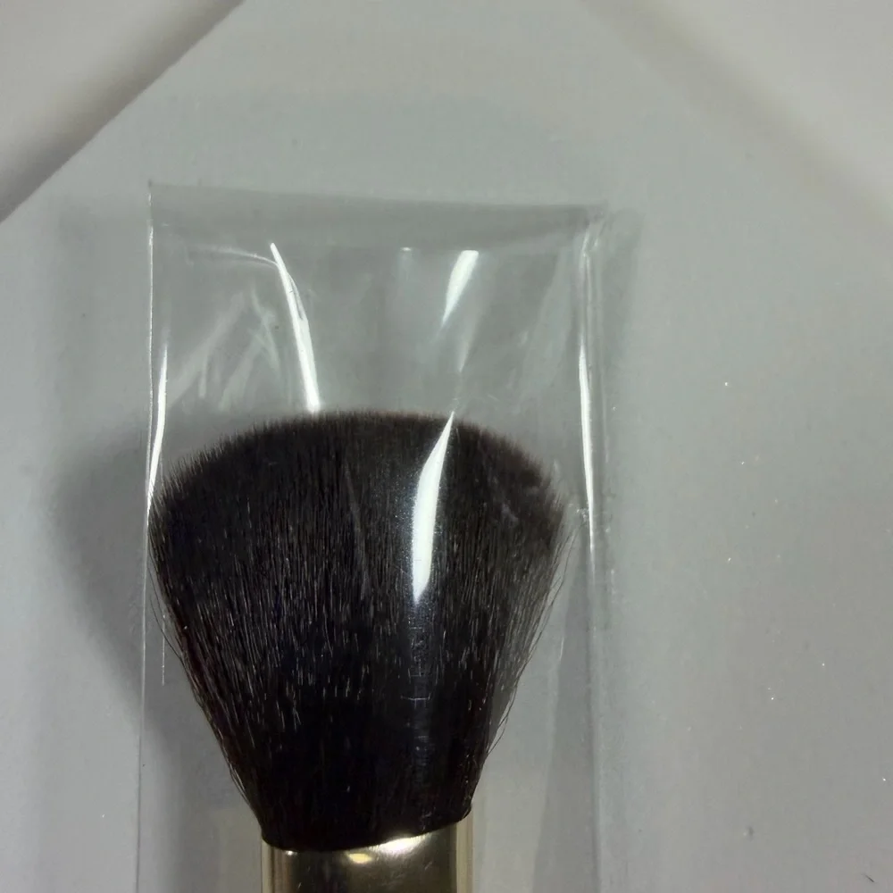 🩷5/$10🩷 Powder Brush with Black Handle